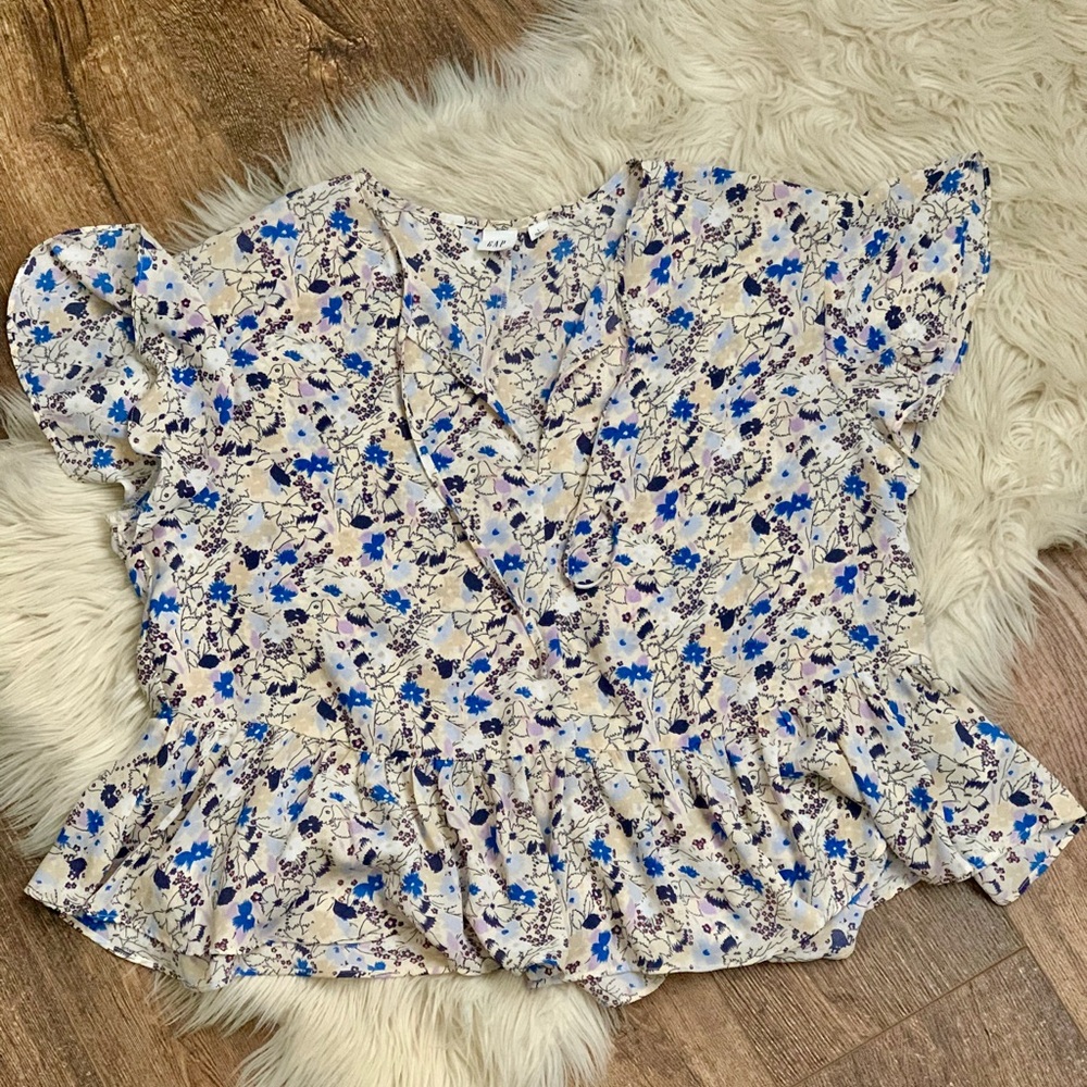 Gap Flutter Sleeve Top - Picture 9 of 10